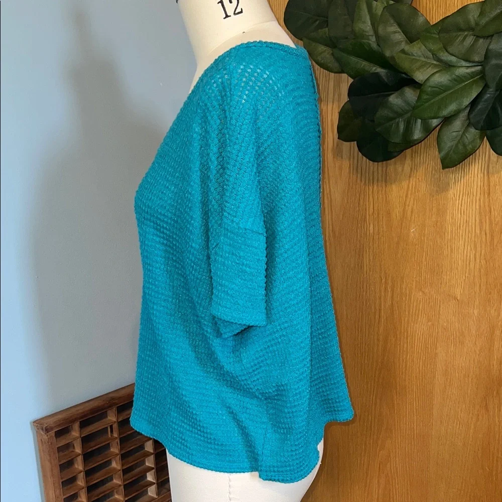 Zenana V-Neck Top Women L/XL‎ Teal Blue Excellent Textured Open Knit Bow Back - Picture 2 of 9